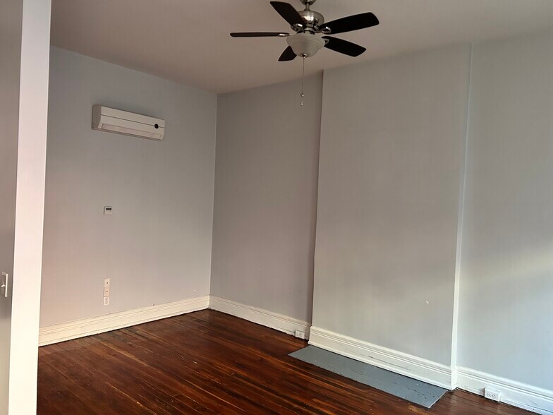 Building Photo - 30 West Court Street