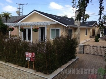 Primary Photo - 10865 Oregon Ave