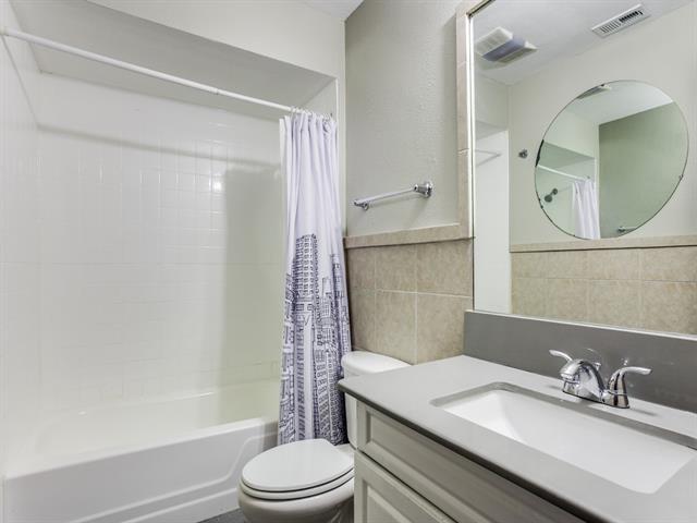 Building Photo - 202 S Willomet Ave