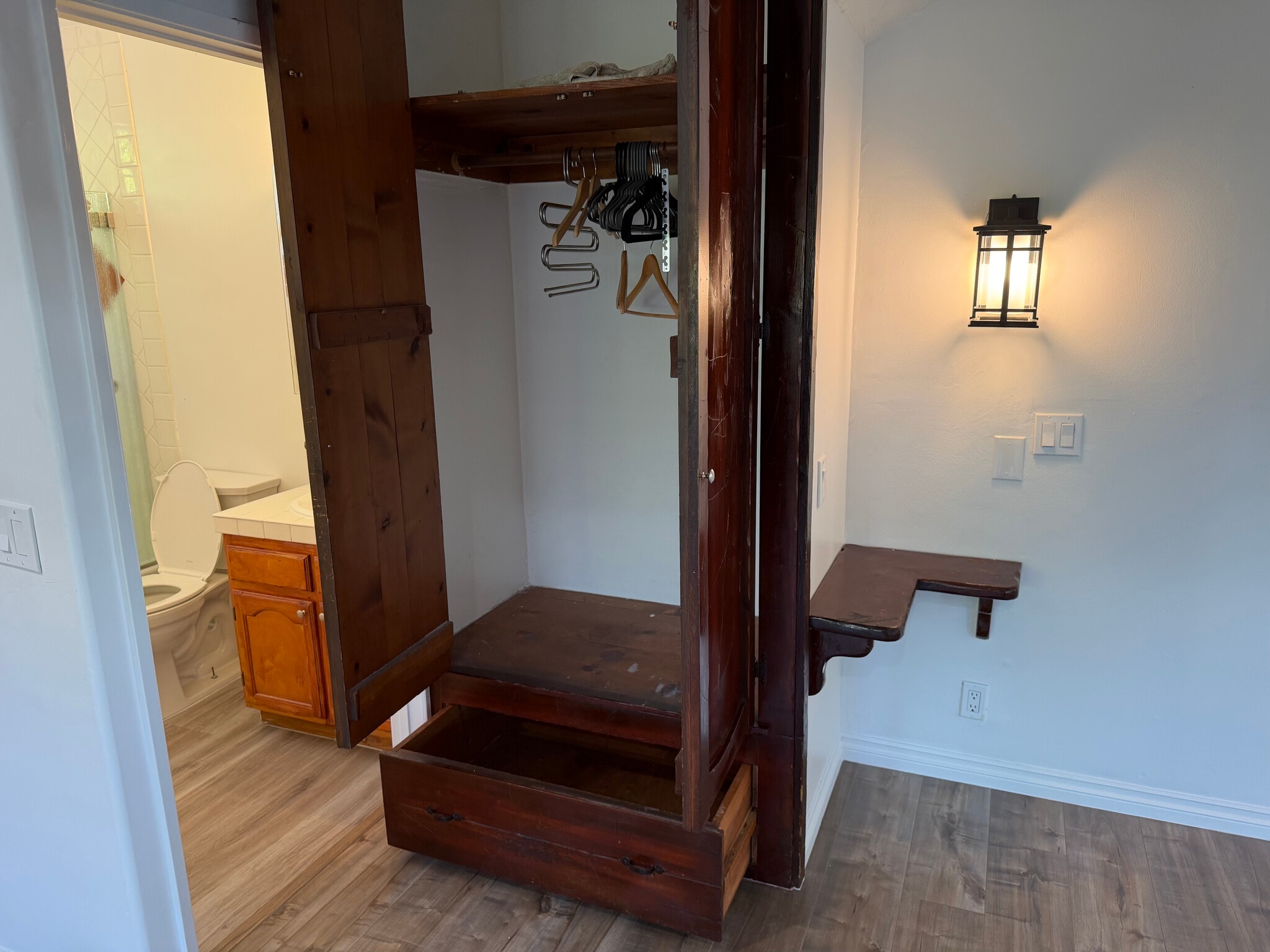 Building Photo - 12621 Victoria Ave