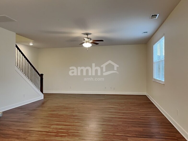 Building Photo - 4402 Erabele Dr