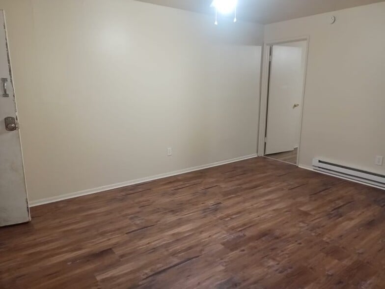 Building Photo - 5828 Stieren Dr