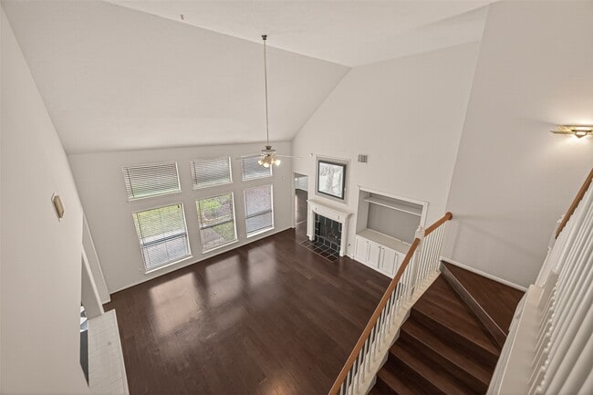 Building Photo - 3127 Edgewood Dr