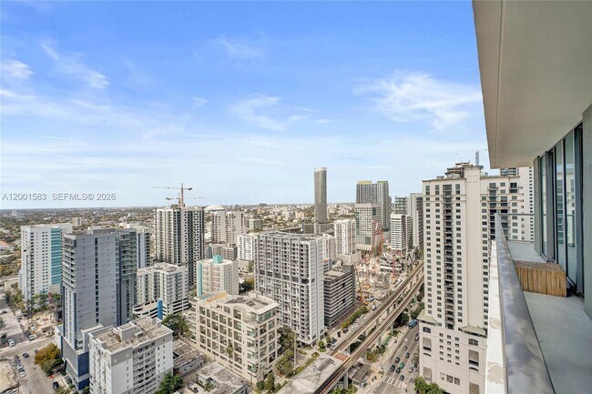 Building Photo - 1111 SW 1st Ave