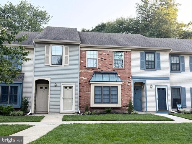 Primary Photo - 215 Wyndham Pl