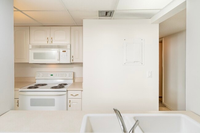 Building Photo - 22 Veronese Ct
