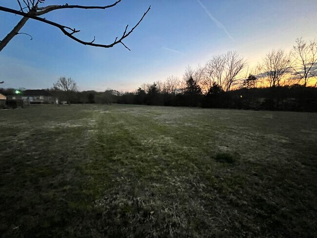 Building Photo - 476 Bill Russell Rd