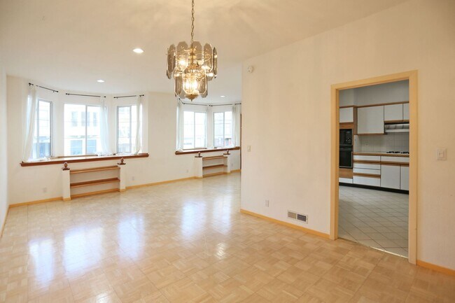 Building Photo - 1271 3rd Ave