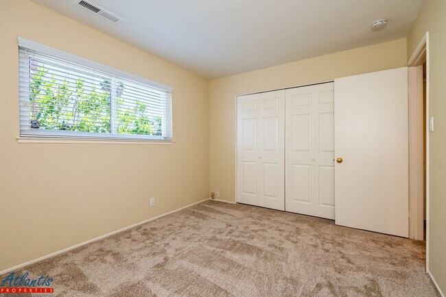 Building Photo - Beautiful Home | Remodeled Bathrooms | Cup...