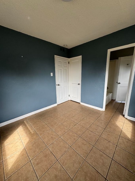 Building Photo - 294 W Wood St