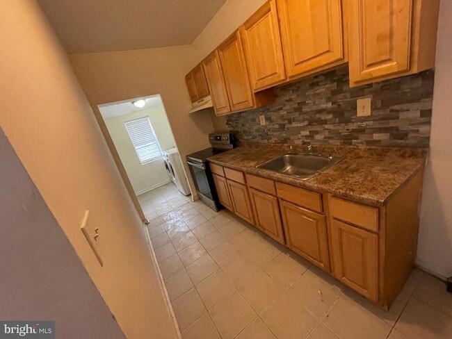 Building Photo - 166 E Tulpehocken St