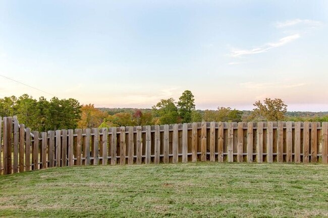 Building Photo - 3 Bed 2 Bath Duplex in West Tyler!