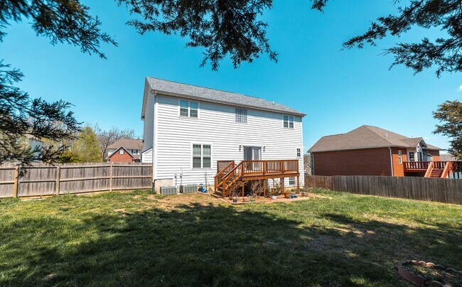 Building Photo - 4Bd/3.5Ba Home Available