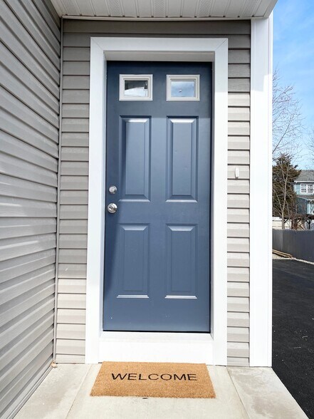 Building Photo - 61 Chestnut St