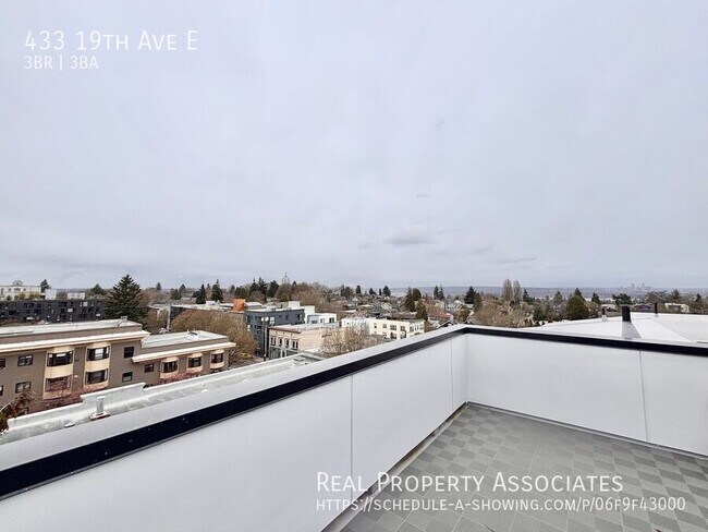 Building Photo - 433 19th Ave E