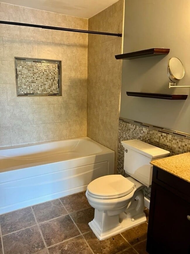Building Photo - CONDO FOR RENT - HERONS COVE!