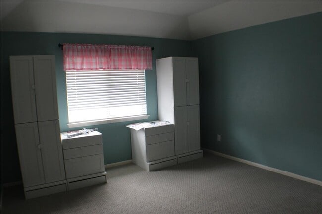 Building Photo - 1718 Heddon Falls Dr