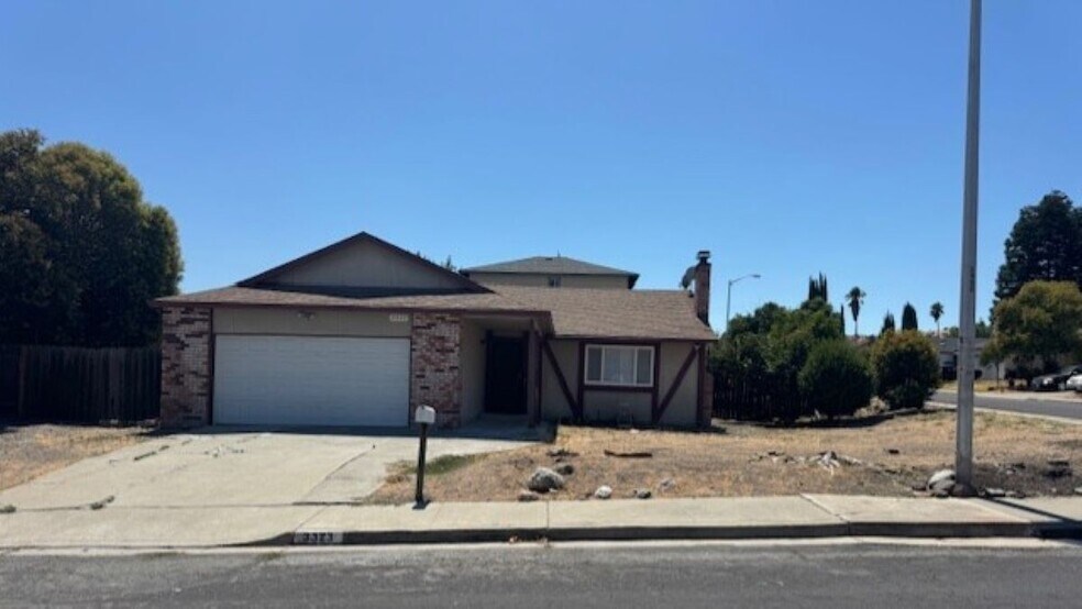 Primary Photo - 3323 Blythe Dr
