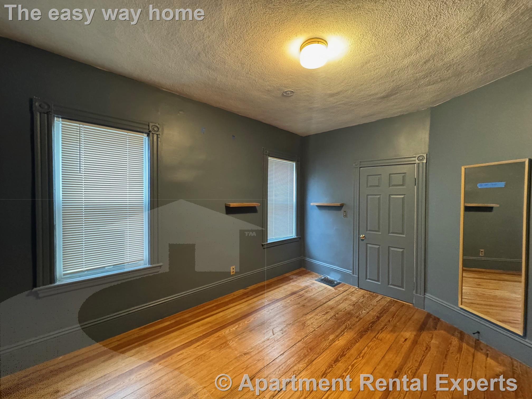 Building Photo - 22 Spencer Ave