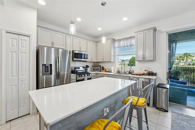 Building Photo - 6324 Camino Dr