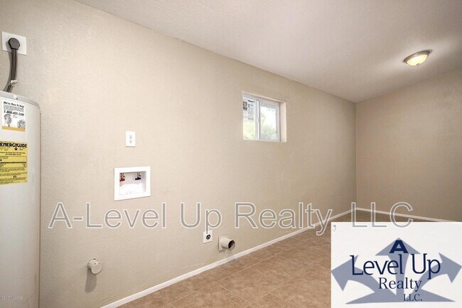 Building Photo - 7532 N Rasmussen Ave
