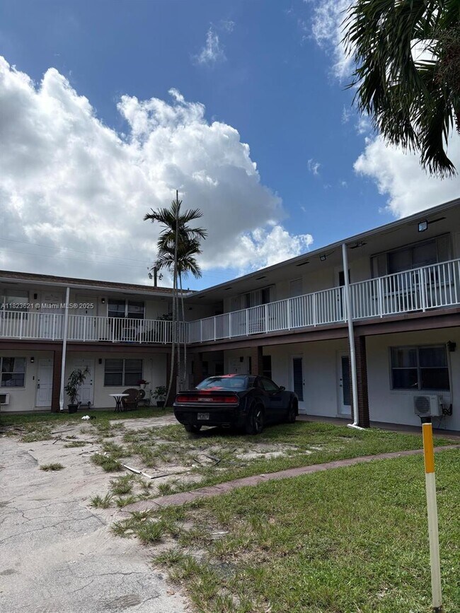 Building Photo - 1816 McKinley St