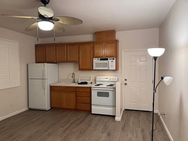 Building Photo - 606 Leah Ln