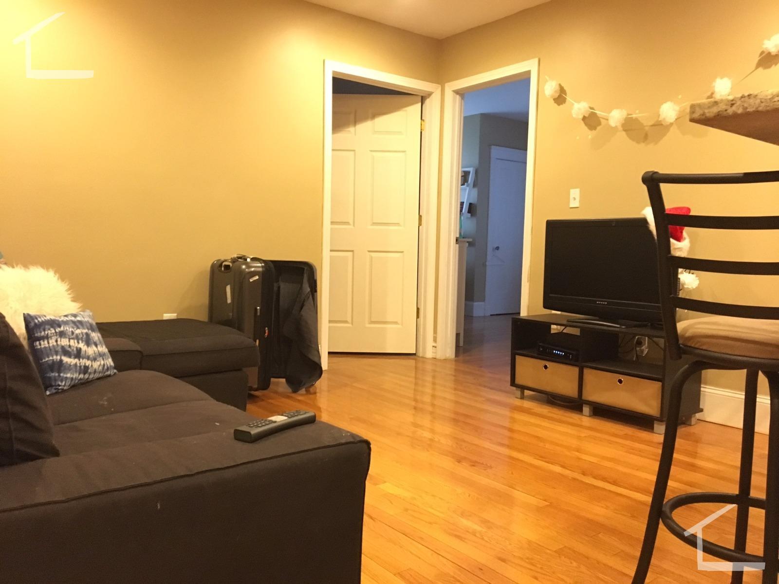 Building Photo - 316 Saint Paul St