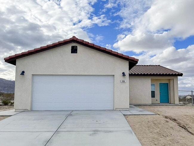 Building Photo - 29 Palms Home with Solar
