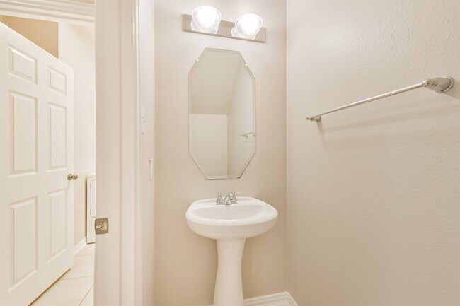 Building Photo - 6 Cordella Pl