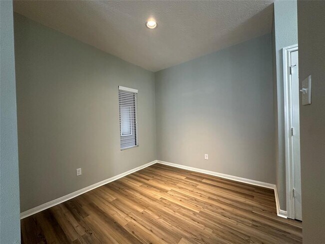 Building Photo - 2023 Gentryside Dr