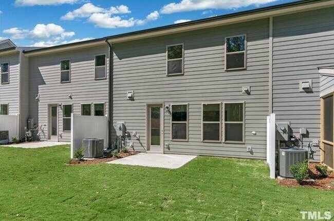 Building Photo - 2045 Maggie Vly Dr