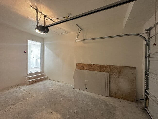 Building Photo - 10809 Sharondale Ln