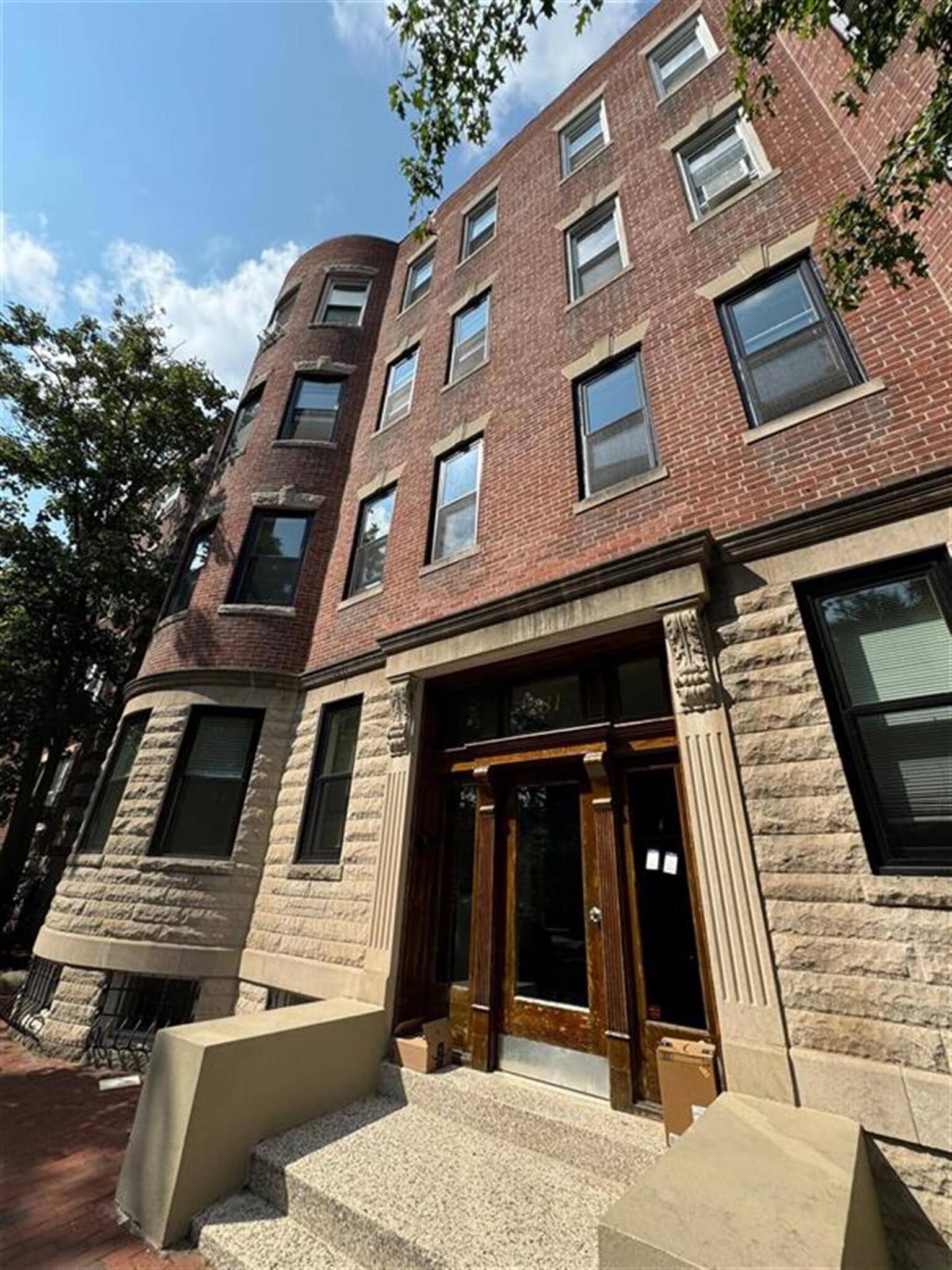 Building Photo - 281 Harvard St