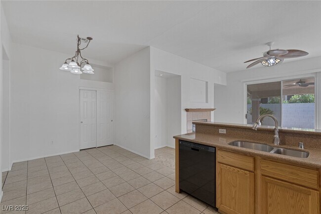Building Photo - 10132 Crest Brook Pl