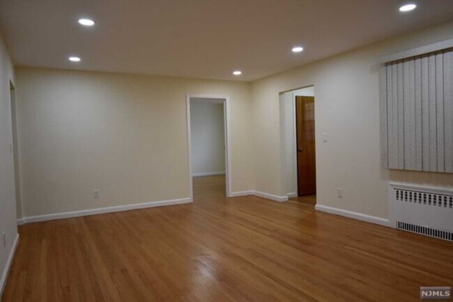Building Photo - 356 Slocum Way
