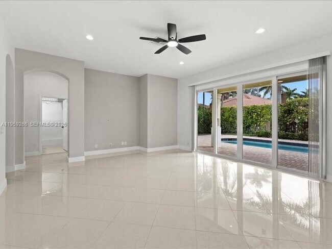 Building Photo - 1819 Mariners Ln