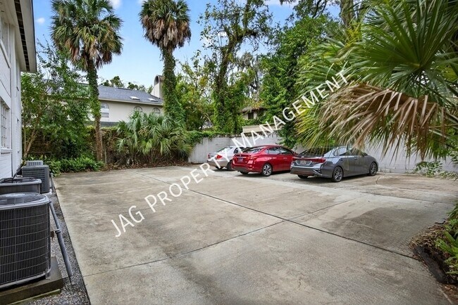 Building Photo - 2761 St Johns Ave