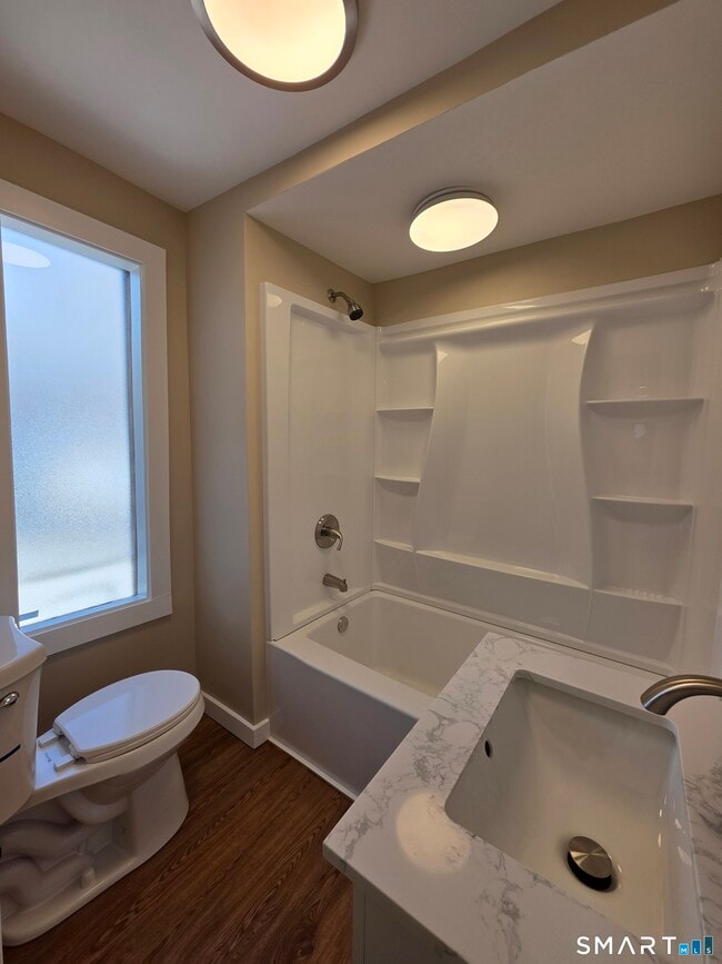 Building Photo - 14 Smith St