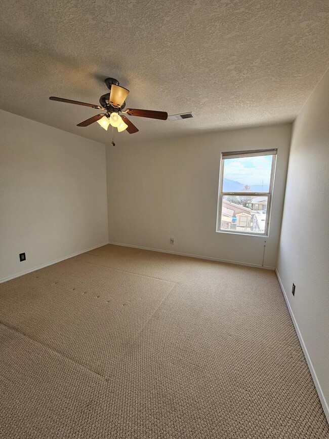 Building Photo - 5052 Westfield Dr NE