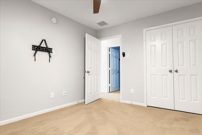 Building Photo - 15427 Bay Tree Landing