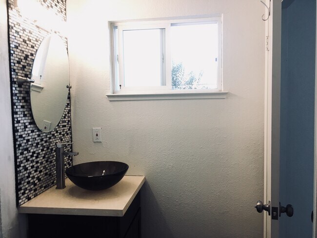 Building Photo - 1111 Central Ave