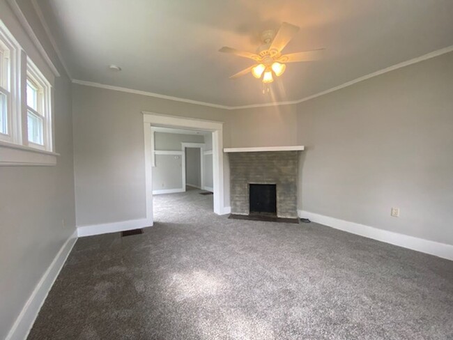 Building Photo - 551-553-553 E Cassilly St