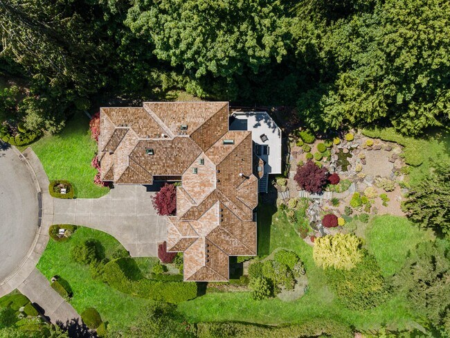 Building Photo - 4Bd/3.5Ba Issaquah Home