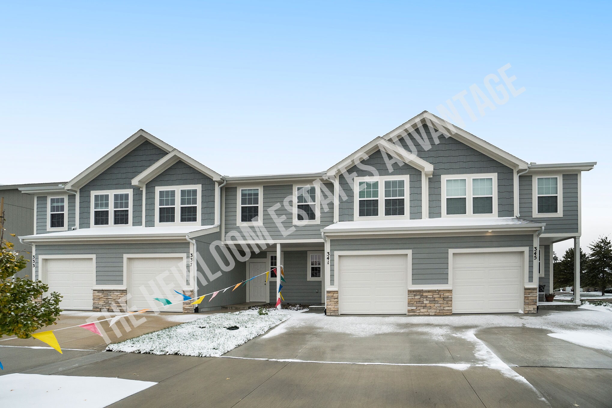 Building Photo - 341 N 5th Ter