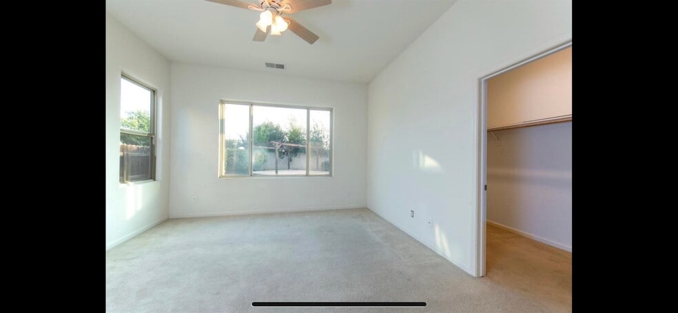 Building Photo - 645 W Fremont Ave