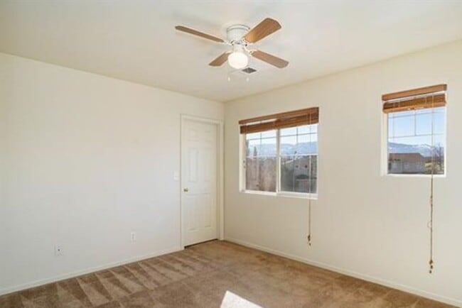 Building Photo - 3 Bedroom House Walking Distance to McQuee...