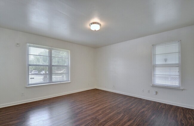 Building Photo - 129 Coleman St