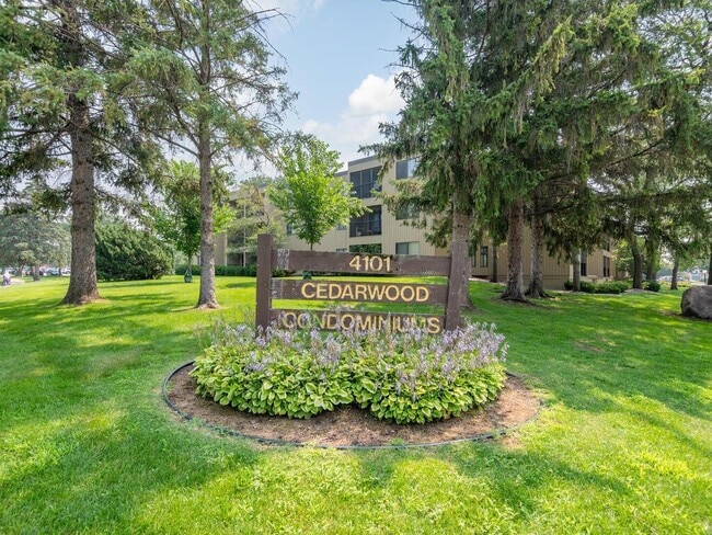 Building Photo - 4101 Parklawn Ave
