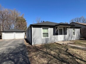 Building Photo - 407 Abe St